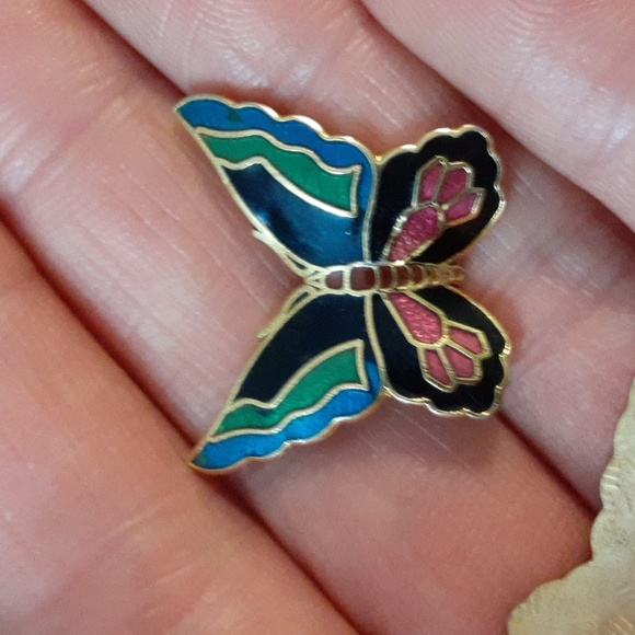 HOST PICK Vintage butterfly Floral studed earring - Picture 11 of 11